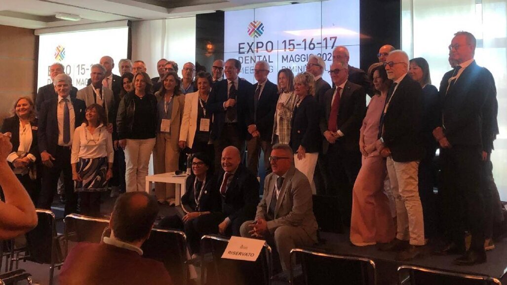 Dalla digitalizzazione la tavola rotonda unitaria dell’Expodental Meeting di Rimini scivola sull’accesso alle cure odontoiatriche