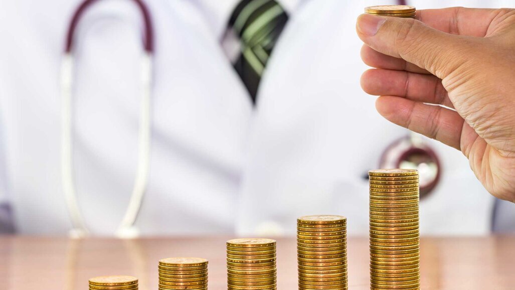 Angekündigte GKV-Beitragserhöhung als „Notgroschen fürs Regierungsportemonnaie“?