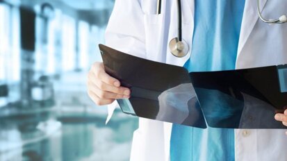 A doença periodontal aumenta o risco de câncer de mama em mulheres na pós-menopausa