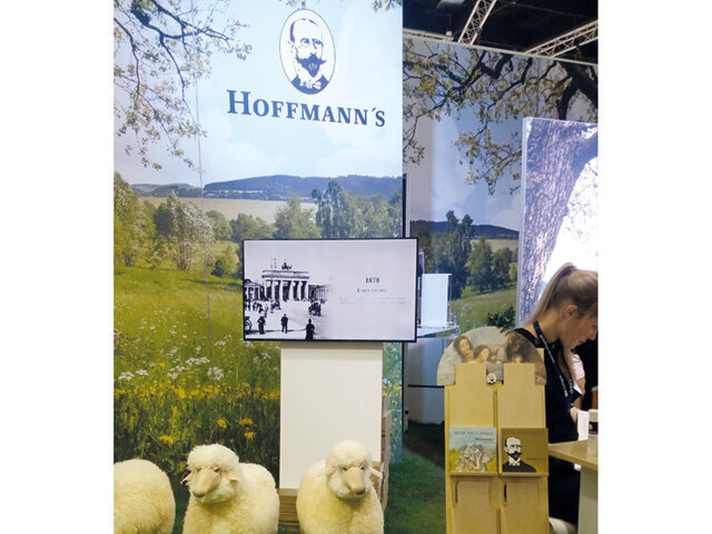 Firma Hoffmann´s šla přírodní cestou, včetně trávníku místo koberce16_IDS