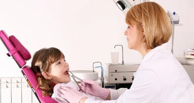 Pesquisa mostra diferenças entre dentistas mulheres e homens