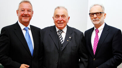 Josef Wagner erhält goldene Ehrennadel Josef Wagner erhält goldene Ehrennadel