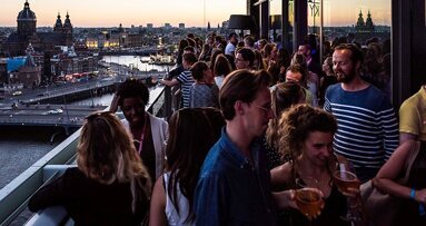 Jonge tandartsen verzamelen zich op 21 mei