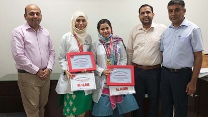 Dow Dental College honors high achievers with academic excellence awards