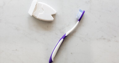 Citizen science: Flossing and dental visits correlate to healthier mouths