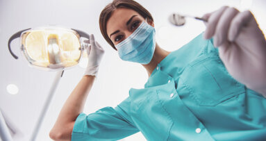 La profession de chirurgien-dentiste se féminise et se rajeunit