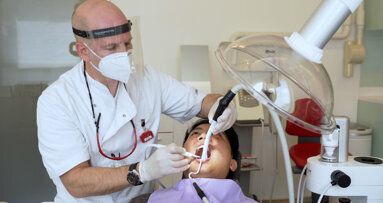 Interview zum aeris Luftreiniger: „Ich genieße es zu beobachten, wie die Luft sauberer wird“