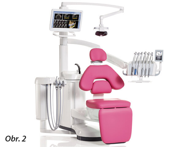 Zubní souprava s víceprvkovou opěrkou zad, nabízející dále funkci sklápění opěrky nohou pro snadné nasedání pacientů nebo práci vsedě