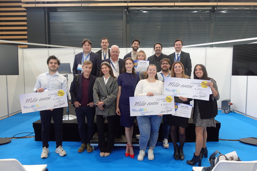 Les candidats et gagnants du concours Ose ta conf' à la remise des prix. (Photo : Générations Événement)