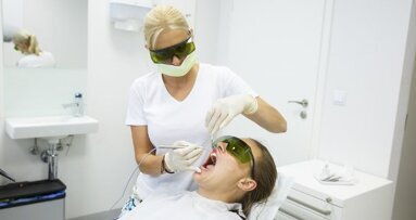 Kompjuterske simulacije pokazuju efikasnost lasera u uklanjanju oralnih bakterija