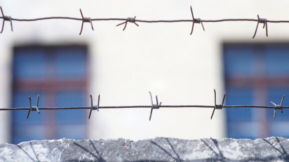 Непоносим зъбобол – затворник бяга в търсене на дентална помощ