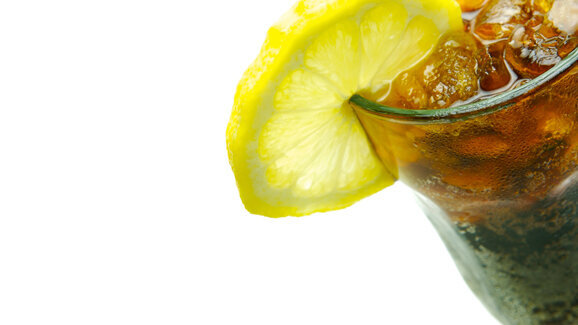 Energy- und Sportdrinks schaden dem Zahnschmelz