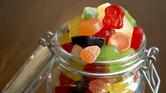 Sugar-free polyol gum and candy, nonfluoride varnishes help prevent cavities