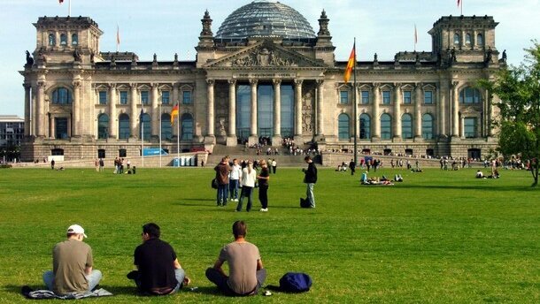 Zusätzliche Zahnersatz-Kosten im Allergie-Fall auf dem Prüfstand