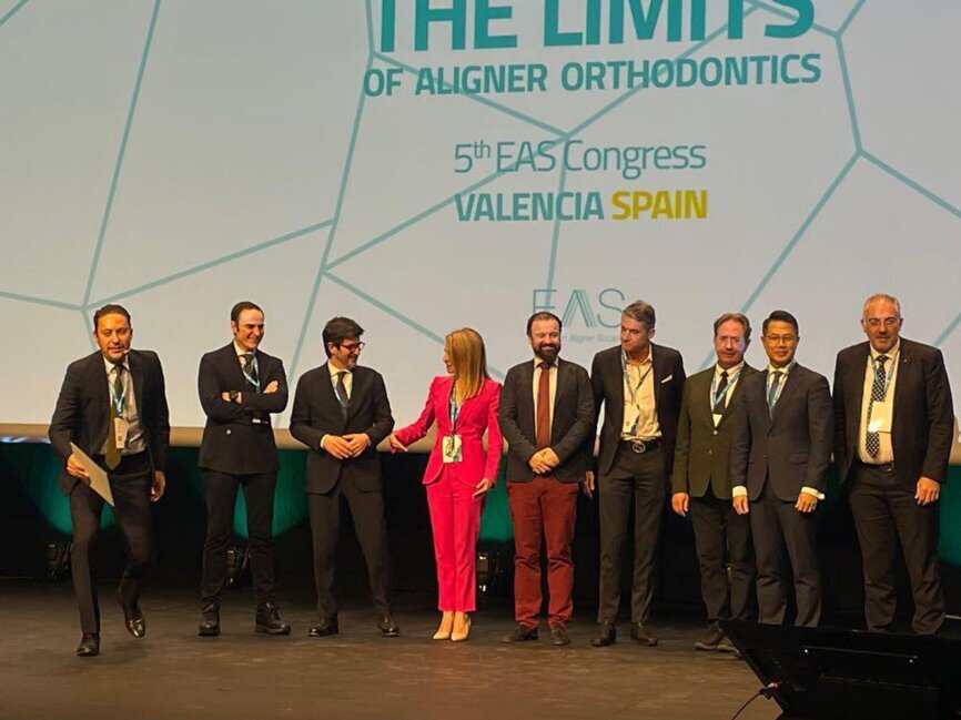 De gauche à droite : les docteurs Kamy Malekian, Juan Carlos Perez Varela, Tommaso Castroflorio, Gina Theodoridis, Manuel Roman, Arturo Vela, Jose Gandia, Ki Beom Kim et Chris Laspos. (Image: EAS)