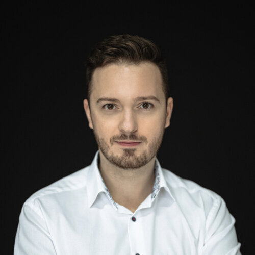 Dr Botond Simon