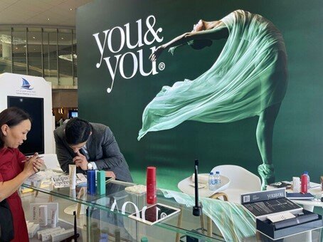 You & You booth at AEEDC. (Image: Dental Tribune International) 