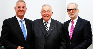 Josef Wagner erhält goldene Ehrennadel