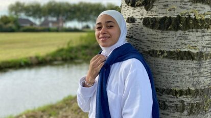 Gevluchte tandarts Sona Hassoun vindt werk als assistente