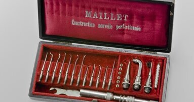 Ausstellung zu 300 Jahre Zahnheilkunde
