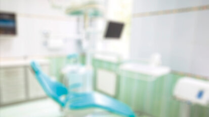 Cliniche odontoiatriche o studi mono professionali? Il dibattito visto con l’occhio del professionista