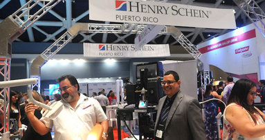 Henry Schein dona más de 25.000 cepillos de dientes