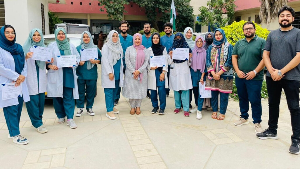 Hands-on dental splints workshop at Hamdard University