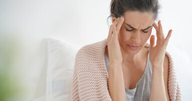 Studie zeigt Zusammenhang zwischen Mundgesundheit und Migräne bei Frauen