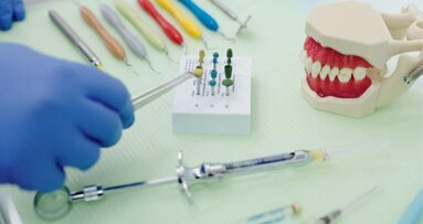 Verband tussen orale microbiomen, genetische variaties en parodontitis