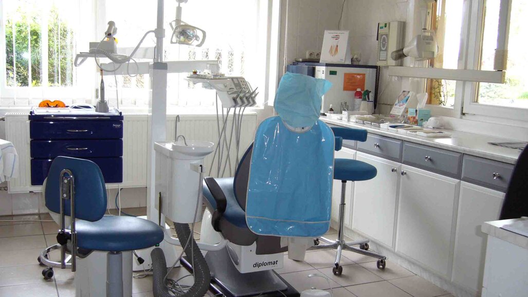 Αύξηση 1% στους μισθούς των Βρετανών οδοντιάτρων