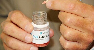 Schulen erhalten Zahnrettungsboxen