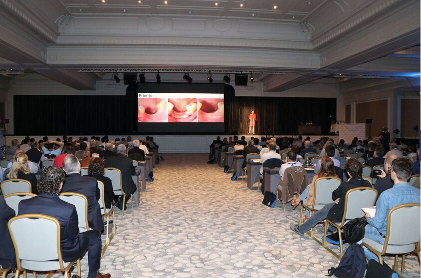 Salle de conférence de l'Euro Implanto (Photo : Philippe Alibert)