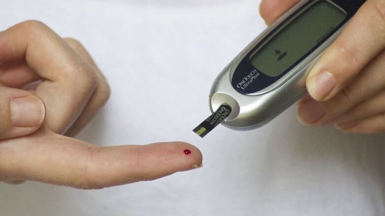 Verband ongediagnosticeerde glucosestoornissen en parodontitis