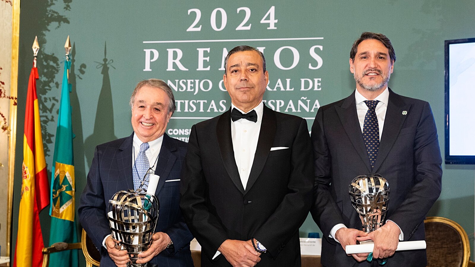 El Consejo General de Dentistas y la FDE entregan sus galardones anuales