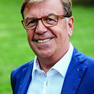 Dr Thomas Mehnert