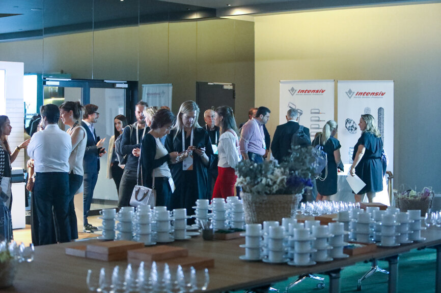 The Hilton Gaia in Oporto hosted the 2nd EAS summer meeting.