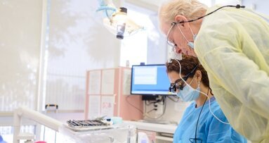 Faculdade de Odontologia da UCLA recebe US$ 1,5 milhão para educação de base comunitária