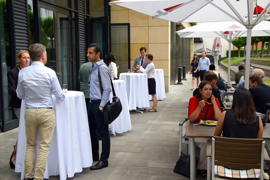 Dining on the terrace of the Pullmann Hotel created a relaxed atmosphere for chatting and networking. (Photograph: Monique Mehler, DTI)