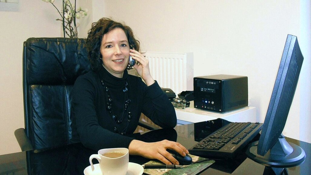 Hude ist natürlich nicht Nabel der Welt …aber der direkte Weg zur EXPRESS Labor Zahntechnik GmbH