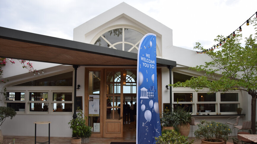 As social engagement plays a crucial role in the ROOTS SUMMIT community, the organisers planned a seaside event on Saturday evening at the Ark restaurant, one of the highest-rated locales in Greece for six years running. 