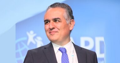 Odontólogo peruano elegido presidente de IAPD