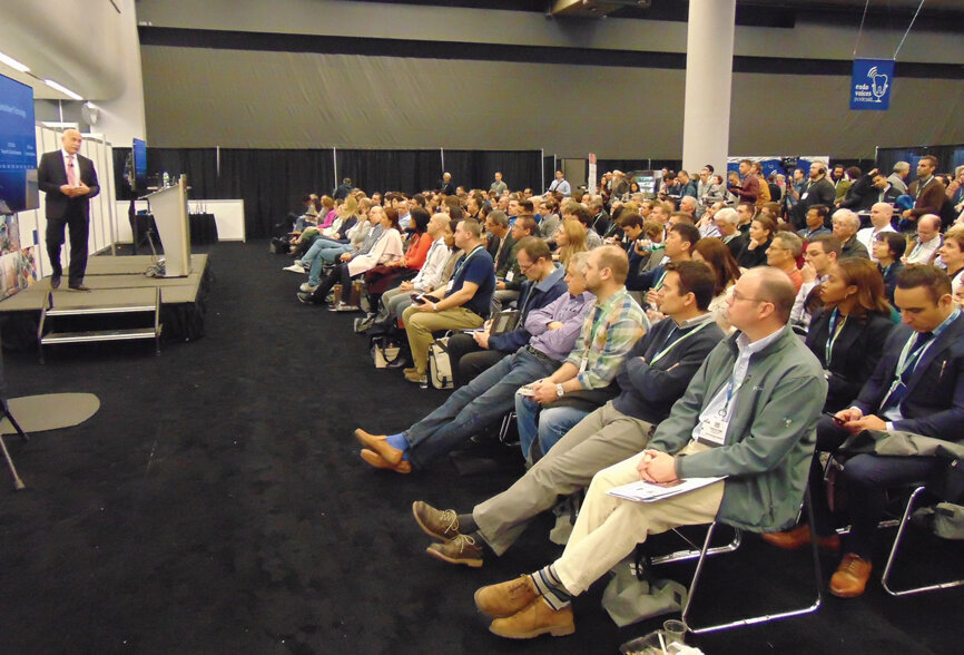Cutouts of Willie Nelson and Dolly Parton are on display to draw attention to AAE20, will be held in Nashville, Tenn. (Photo: Fred Michmershuizen/Dental Tribune America)