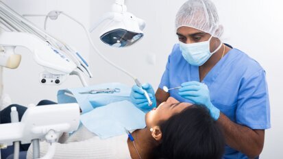 Cứu ngành nha khoa NHS: Tại sao giữ chân nha sĩ là chìa khóa để tồn tại