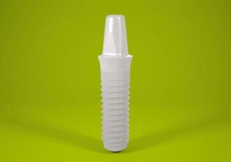 Straumann PURE Ceramic Implant