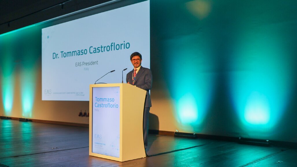 Clinicians and researchers advancing aligner orthodontic treatment together