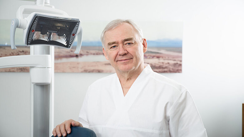 Dr Seppo Lindroos: 