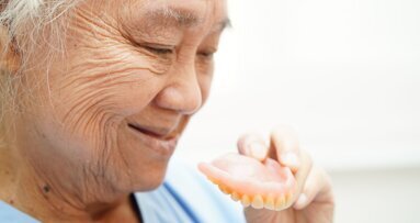Emotional rollercoaster: Study examines tooth loss and removable denture use