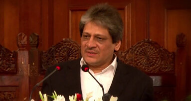 Governor Sindh in favor of extending dental education period to 5 years