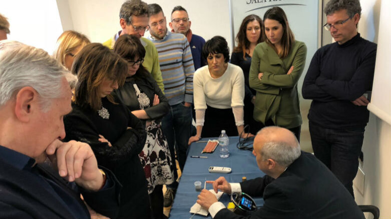 Henry Schein Krugg crea un roadshow sulla tecnologia laser per i professionisti dell’odontoiatria