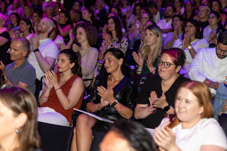 The BMW Welt Auditorium was completely sold out. About 60% of attendees came from practices that were not Guided Biofilm Therapy-certified to learn more about the concept.